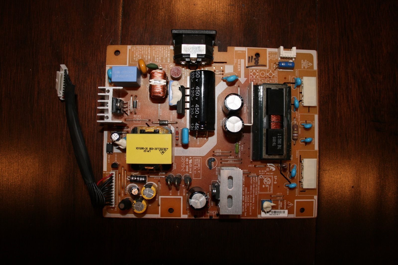 SAMSUNG BN44-00124S (IP-43135A) NETZTEIL- / RÜCKLICHT-WECHSELRICHTER